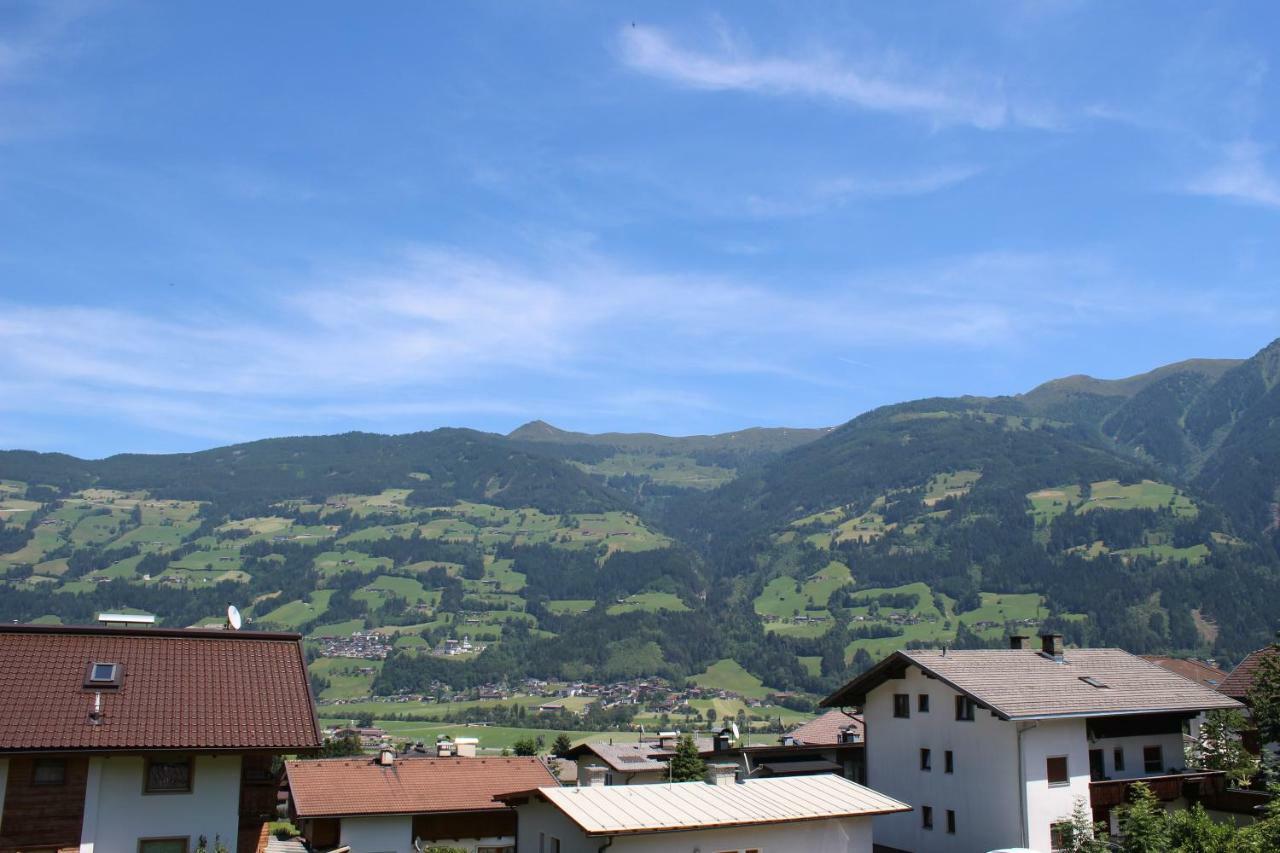 Hillside Apartments Pircher Fügen Eksteriør bilde